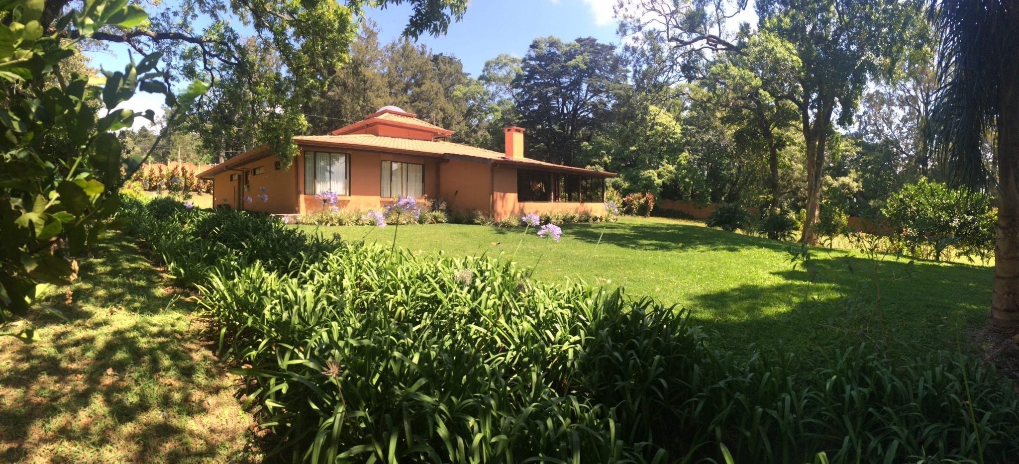 House with beautiful garden in Heredia